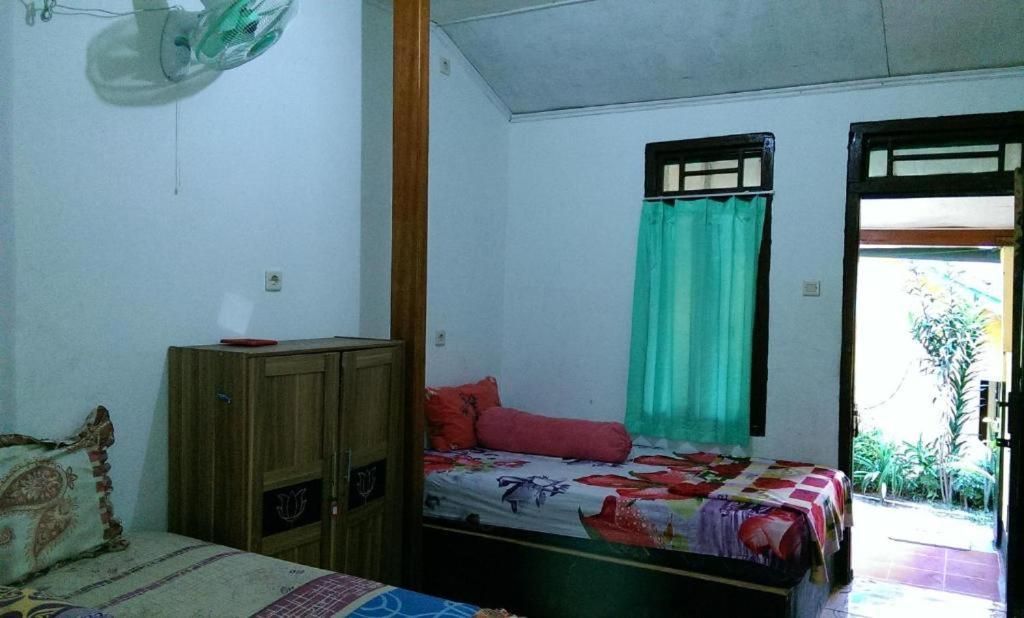 Adelya Homestay Praya Buitenkant foto