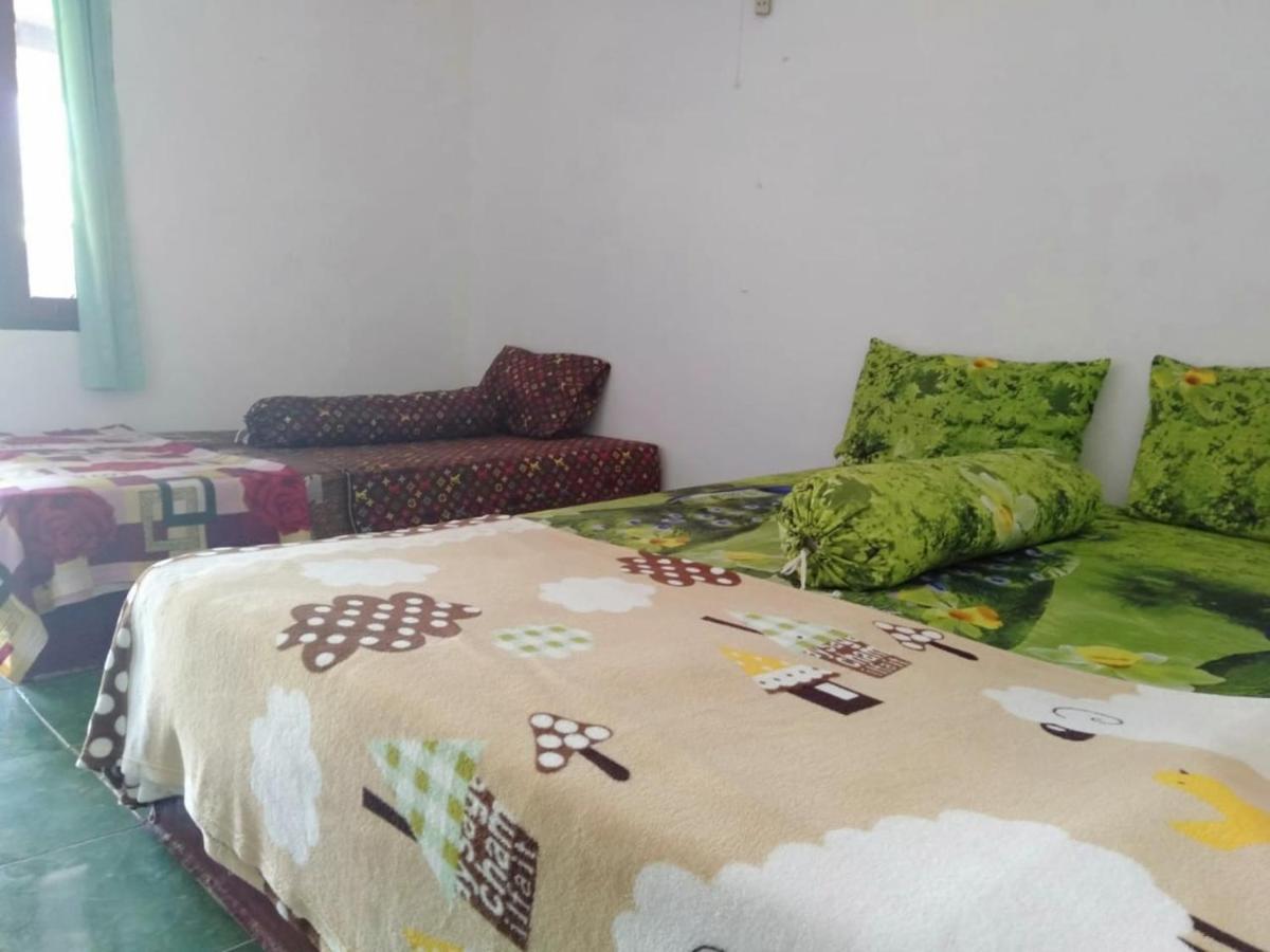 Adelya Homestay Praya Buitenkant foto